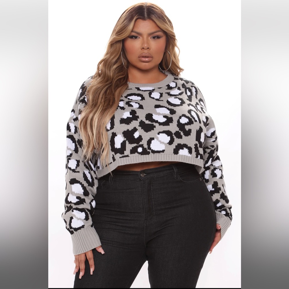 Always On The Wild Side Cropped Sweater - Grey/combo × 1
XL